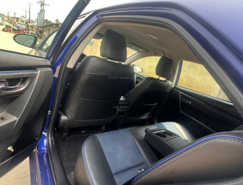 FOREIGN USED  2018 TOYOTA COROLLA SE image