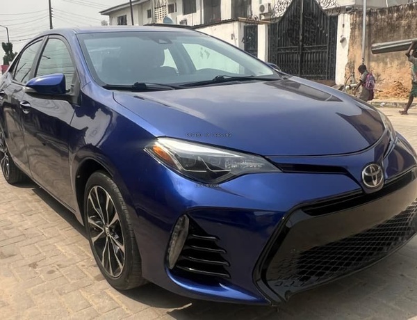 FOREIGN USED  2018 TOYOTA COROLLA SE