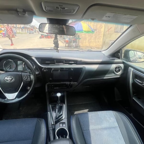 FOREIGN USED  2018 TOYOTA COROLLA SE