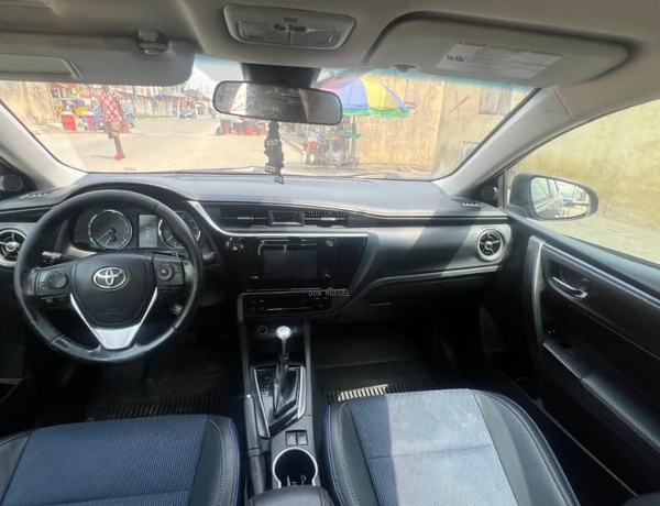 FOREIGN USED  2018 TOYOTA COROLLA SE