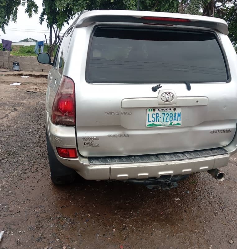 Nigerian Used 2004 Toyota 4Runner image