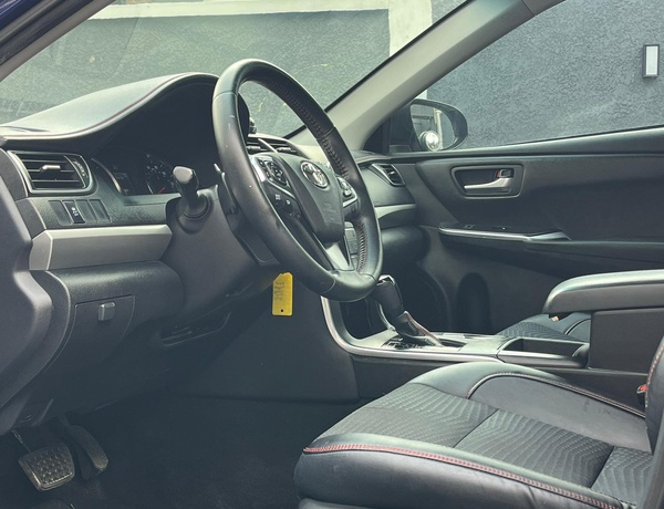 A CLEAN FOREIGN USED 2015 TOYOTA CAMRY SE FOR SALE