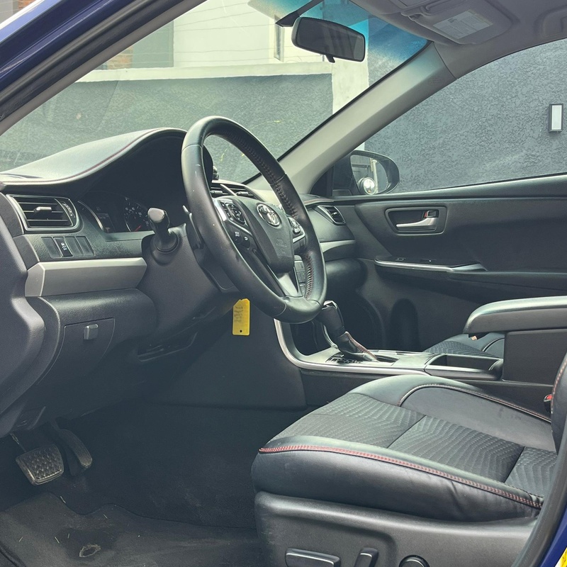 A CLEAN FOREIGN USED 2015 TOYOTA CAMRY SE FOR SALE image
