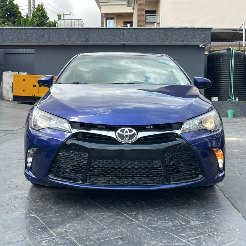 A CLEAN FOREIGN USED 2015 TOYOTA CAMRY SE FOR SALE image