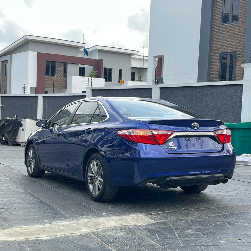 A CLEAN FOREIGN USED 2015 TOYOTA CAMRY SE FOR SALE image