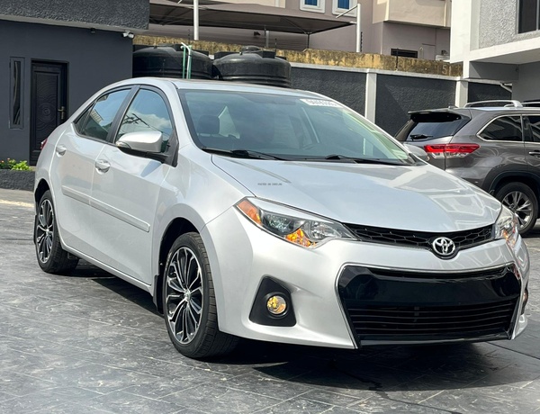 A FOREIGN USED 2015 TOYOTA COROLLA SPORT FOR SALE