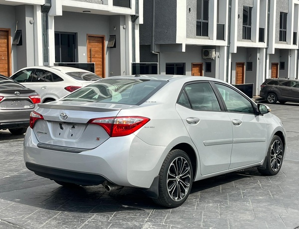 A FOREIGN USED 2015 TOYOTA COROLLA SPORT FOR SALE