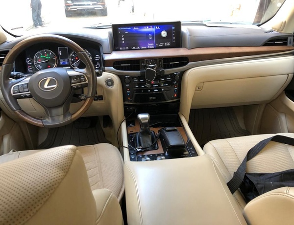 A FOREIGN USED 2016 LEXUS LX570 FOR SALE
