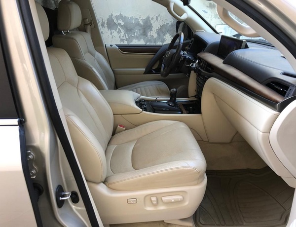 A FOREIGN USED 2016 LEXUS LX570 FOR SALE