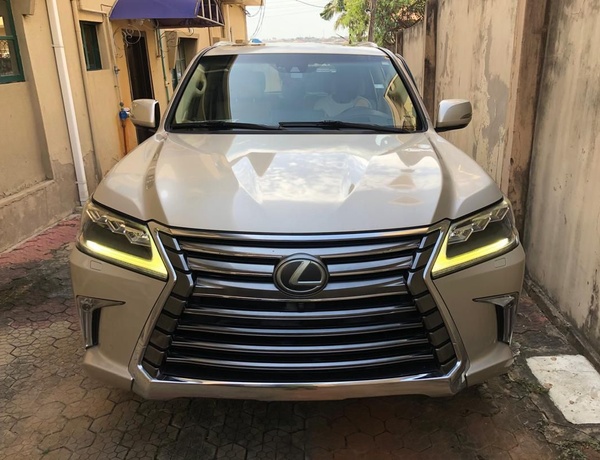 A FOREIGN USED 2016 LEXUS LX570 FOR SALE