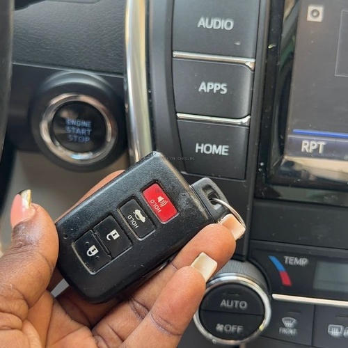 Foreign Used Toyota Camry 2016 for Sale In Lagos