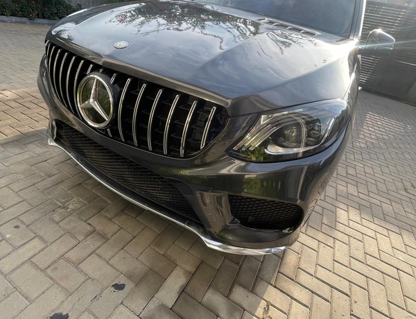 CLEAN ONE YEAR USED MERCEDES BENZ  ML350 2012