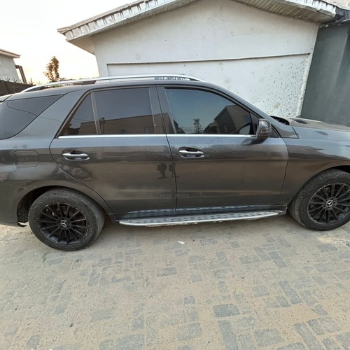 CLEAN ONE YEAR USED MERCEDES BENZ  ML350 2012