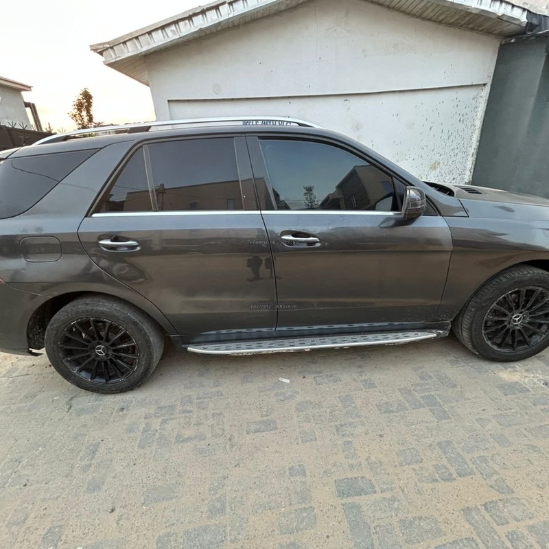 CLEAN ONE YEAR USED MERCEDES BENZ  ML350 2012 image