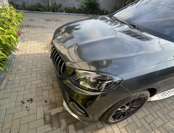 CLEAN ONE YEAR USED MERCEDES BENZ  ML350 2012