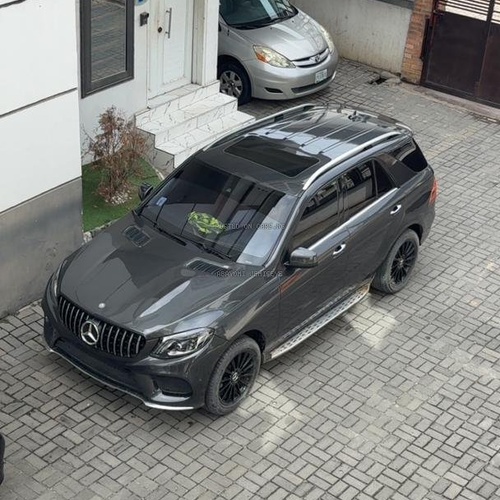 CLEAN ONE YEAR USED MERCEDES BENZ  ML350 2012