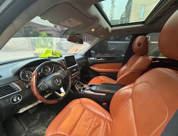 CLEAN ONE YEAR USED MERCEDES BENZ  ML350 2012