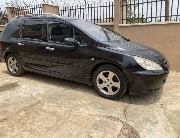 Clean Foreign Used PEUGEOT 307 SW for Sale In Ibadan