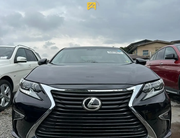 Foreign Used Lexus ES 350 2014 for Sale In Ibadan Oyo State