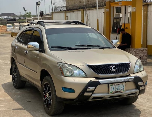 Extremely Super Clean  2006 Lexus RX330