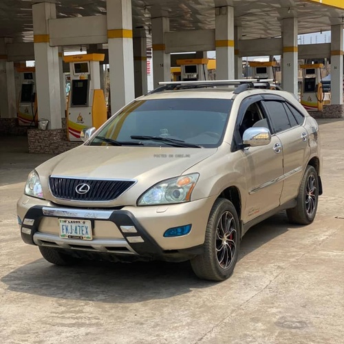 Extremely Super Clean  2006 Lexus RX330
