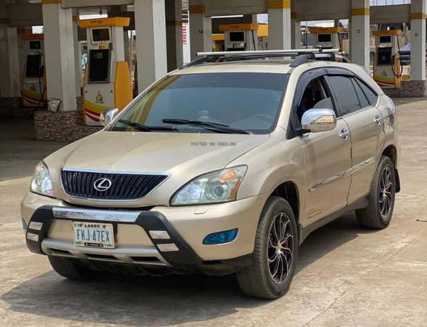 Extremely Super Clean  2006 Lexus RX330