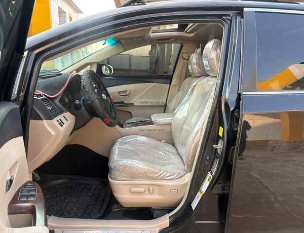 Nigerian Used 011/012 Toyota Venza for Sale In Imo