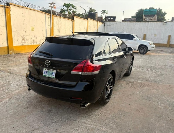 Nigerian Used 011/012 Toyota Venza for Sale In Imo