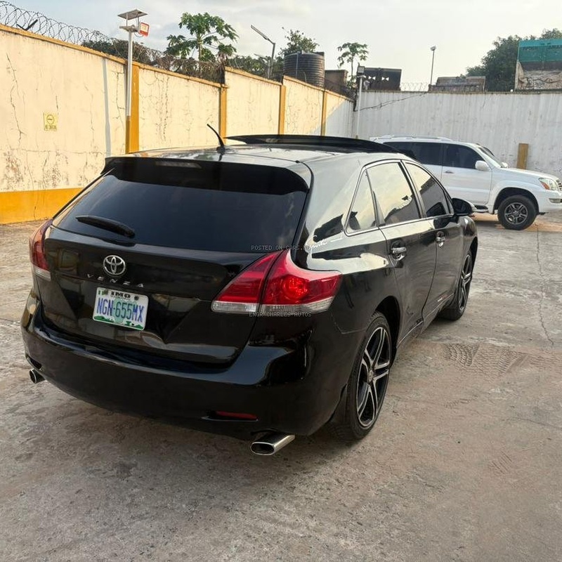 Nigerian Used 011/012 Toyota Venza for Sale In Imo image