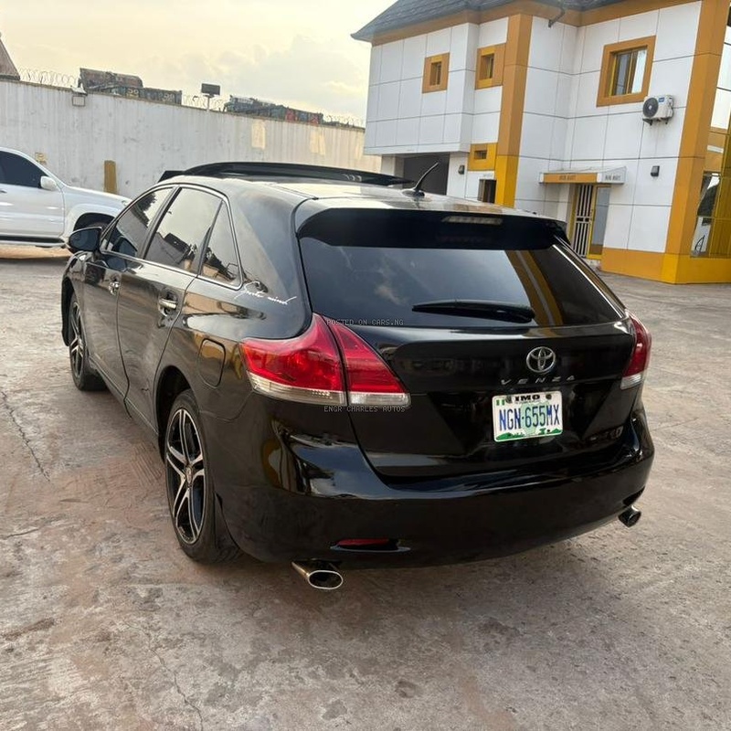 Nigerian Used 011/012 Toyota Venza for Sale In Imo image