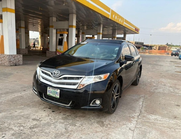 Nigerian Used 011/012 Toyota Venza for Sale In Imo