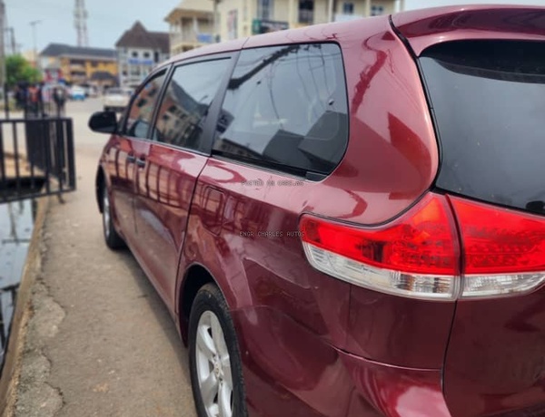 Direct Belgium 2012 Toyota Sienna for Sale In Owerri