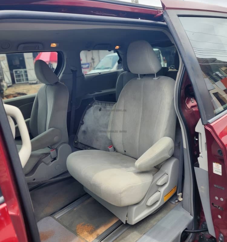 Direct Belgium 2012 Toyota Sienna for Sale In Owerri image