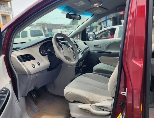 Direct Belgium 2012 Toyota Sienna for Sale In Owerri