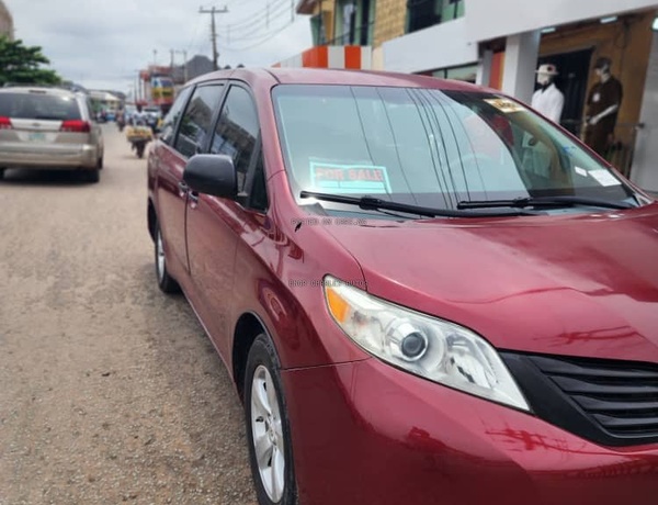 Direct Belgium 2012 Toyota Sienna for Sale In Owerri