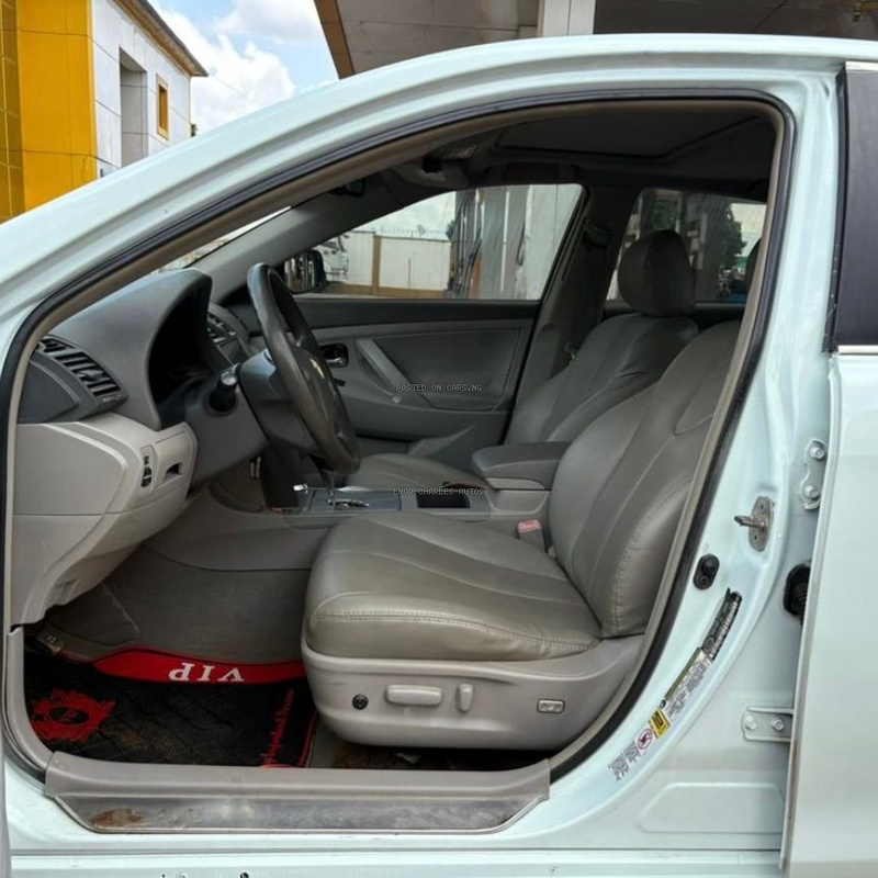 Registered 2010 Toyota Camry LE image