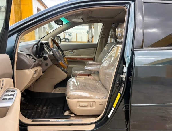 Slightly Used  2006 Lexus RX330 for Sale
