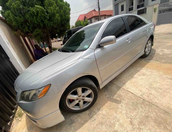 2007 Toyota Camry SE (Sport Edition)