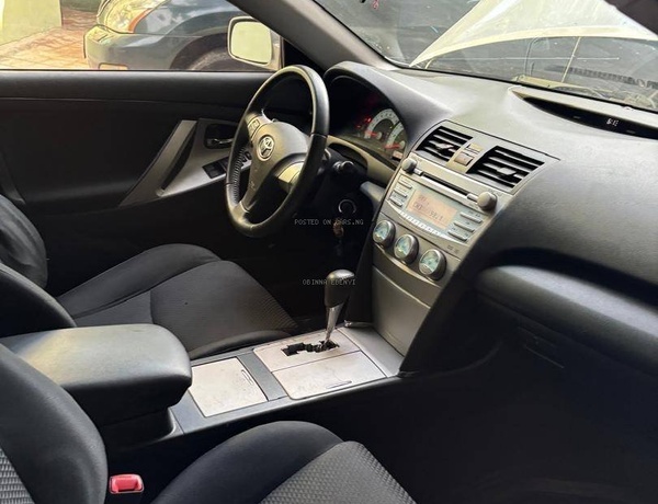 2007 Toyota Camry SE (Sport Edition)