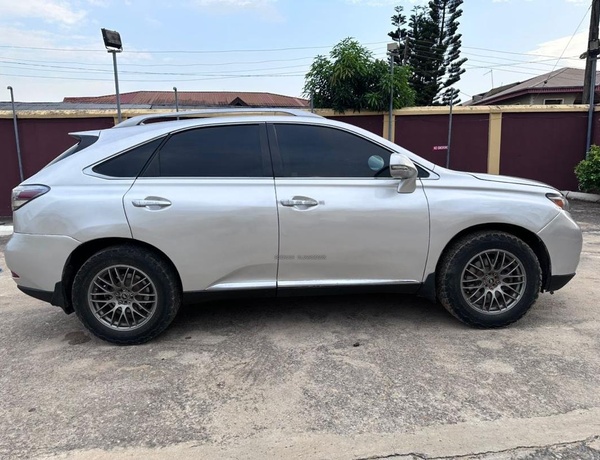 Lexus Rx350 2011 full option
