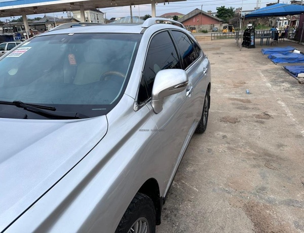 Lexus Rx350 2011 full option