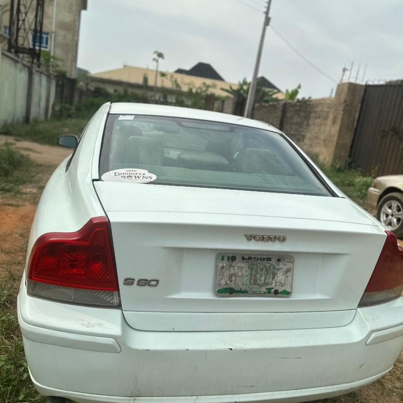 Volvo s60 2.4 2005 Automatic white In Abia State image