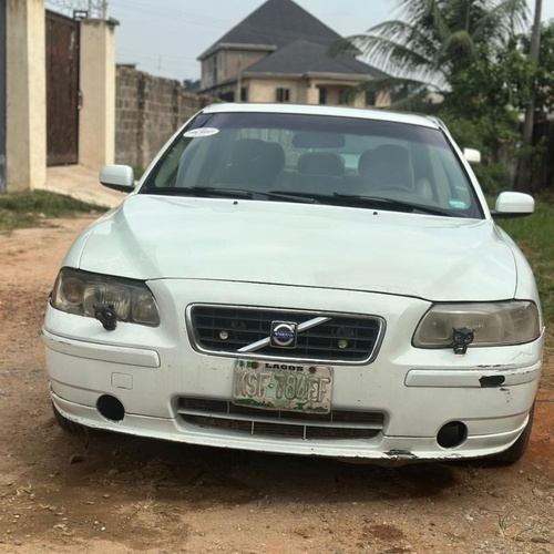 Volvo s60 2.4 2005 Automatic white In Abia State