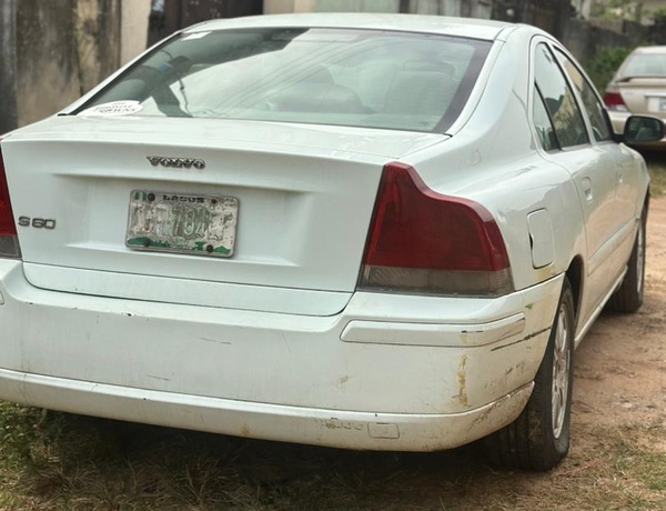 Volvo s60 2.4 2005 Automatic white In Abia State