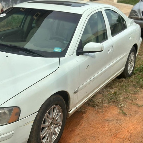 Volvo s60 2.4 2005 Automatic white In Abia State