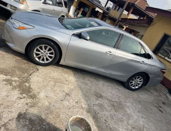 Foreign Used Toyota Camry LE 2015 for Sale In Lagos