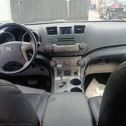 Foreign Used 2010 Toyota Highlander for Sale In Lagos