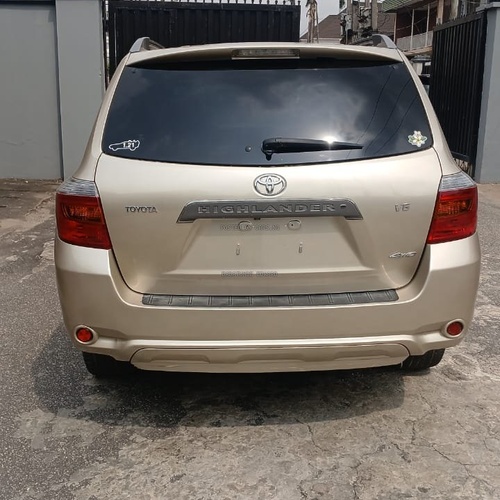 Foreign Used 2010 Toyota Highlander for Sale In Lagos