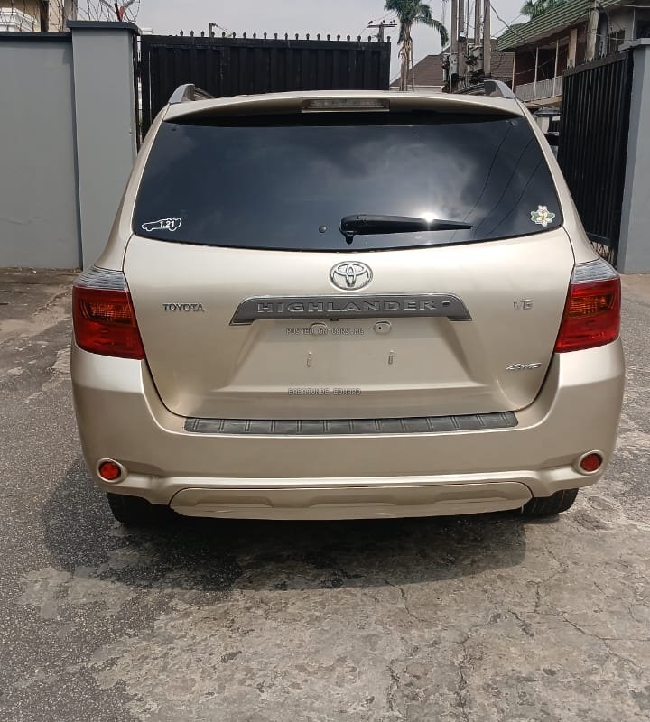 Foreign Used 2010 Toyota Highlander for Sale In Lagos image