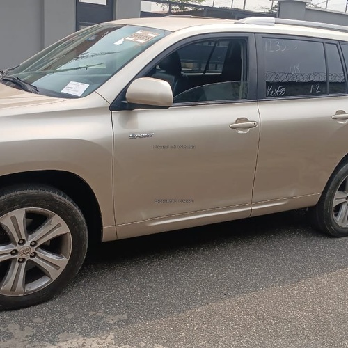 Foreign Used 2010 Toyota Highlander for Sale In Lagos